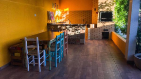 Casa Completa com Churrasqueira e Jardim em Foz